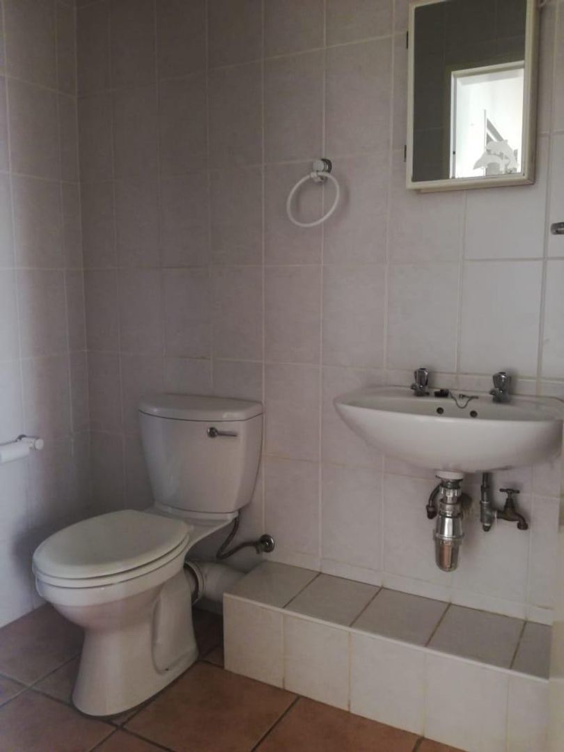 1 Bedroom Property for Sale in Kannoniers Park North West